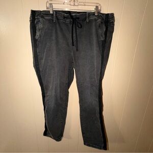 Torrid NWT black and gray torrid drawstring pants